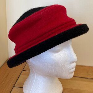 Janie Besner 100% Wool Knit Cloche Hat with Brim Red/Black